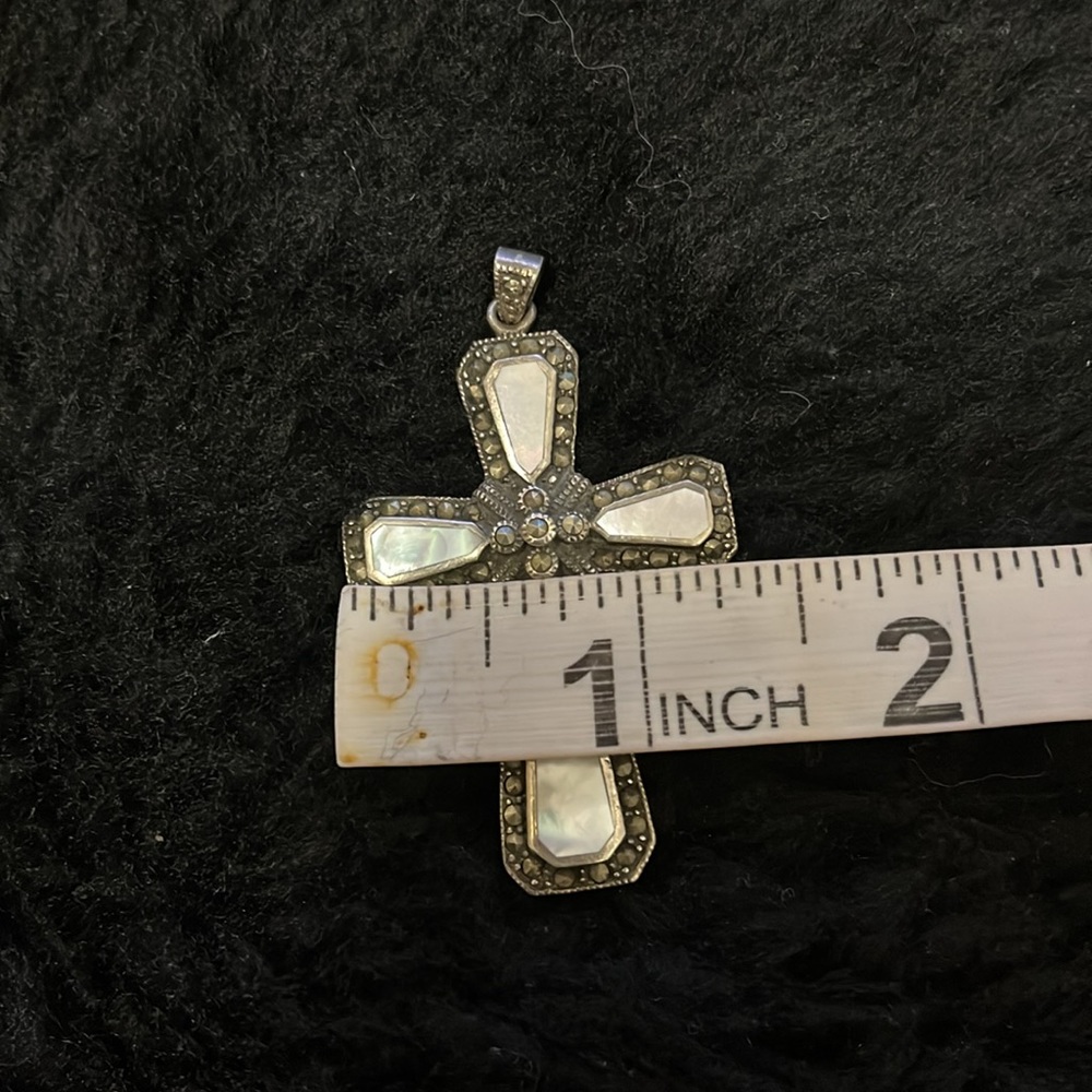 Mother of Pearl & 925 Stamped Sterling Silver Cross - Picture 17 of 17